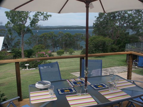 A Lakehouse Escape - Tourism Brisbane 1