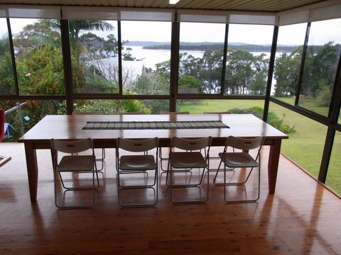 A Lakehouse Escape - Tourism Brisbane 3