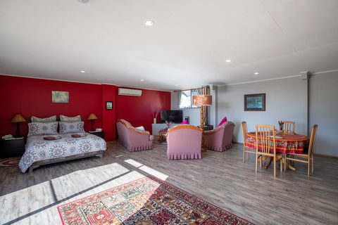 A Lismar Lodge Cottage - Brisbane Tourism 0