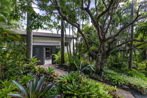 A Little Cove Treasure, Noosa Heads - Tourism Brisbane 1