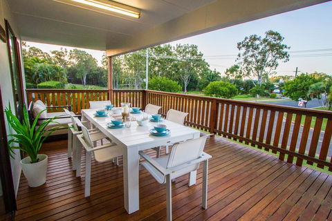 A Lure - Tourism Brisbane 0