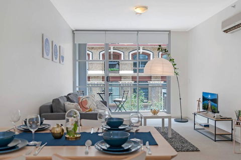 A Modern & Stylish Studio Near Darling Harbour - Tourism Brisbane 0