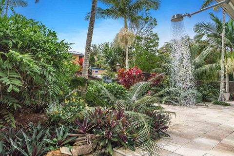 A PERFECT STAY - Cavvanbah Seaside Cottage - Brisbane Tourism 3