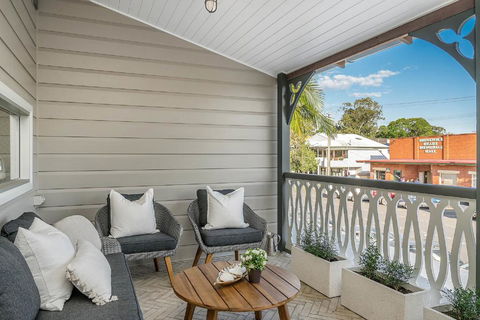 A PERFECT STAY - Luxe & Bloom - Tourism Brisbane 1