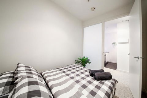 A Spacious & Central 2BR Apt Near Flinders Station - Tourism Brisbane 3