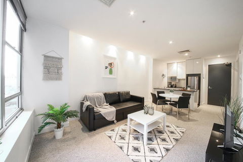 A Spacious & Central 2BR Apt Near Flinders Station - Tourism Brisbane 0