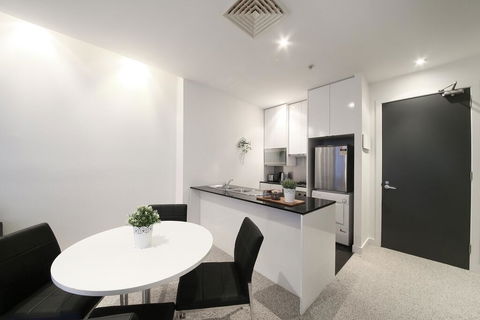 A Spacious & Central 2BR Apt Near Flinders Station - Tourism Brisbane 2