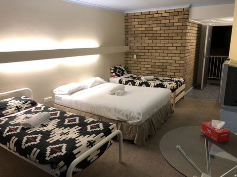 Abel Tasman Waterfront Motel - Tourism Brisbane 1