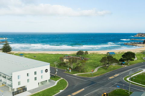 Abode Malua Bay - Brisbane Tourism 3
