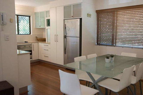 Absolute Beachfront - Mooloolaba - Tourism Brisbane 1