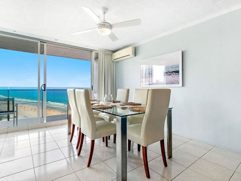 Absolute Beachfront In The Heart Of Surfers Paradi - Tourism Brisbane 3