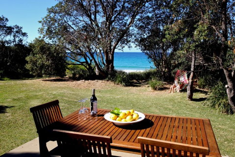 Absolute Beachfront Mollymook - Brisbane Tourism 1