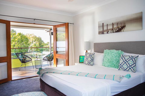 Absolute Lakefront - Port Douglas - Tourism Brisbane 3