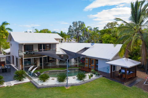 Absolute Lakefront - Port Douglas - Tourism Brisbane 1