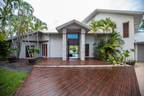 Absolute Lakefront - Port Douglas - Tourism Brisbane 2