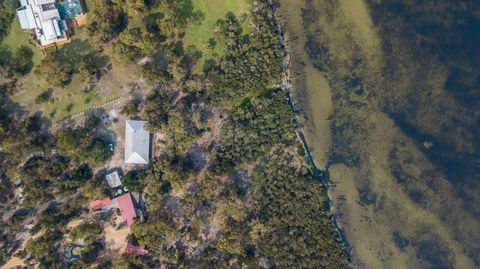 Acacia Lakehouse - The Lake At Your Doorstep - Tourism Brisbane 1