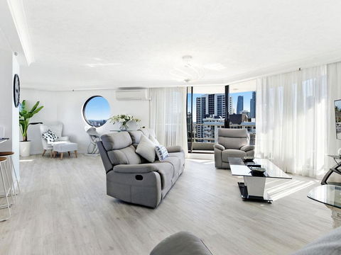Acapulco 2 Bed Ocean View Surfers Paradise - Brisbane Tourism 1