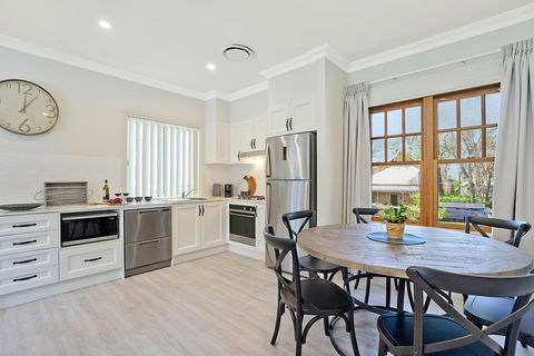 Accommodation Hunter - Adams Street Maitland - Brisbane Tourism 0