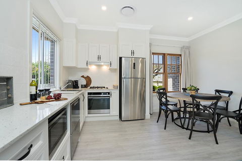 Accommodation Hunter - Adams Street Maitland - Brisbane Tourism 2