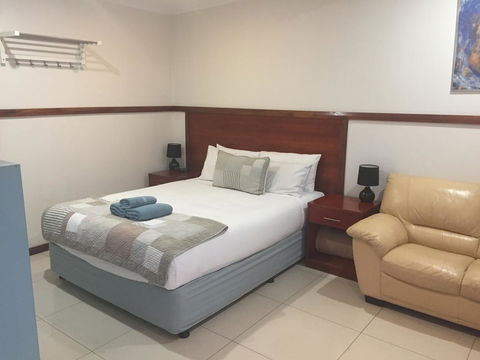 Across Country Motel And Serviced Apartments - Brisbane Tourism 1