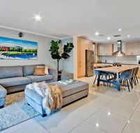 Adelaide 4 Bedroom House with Pool - Tourism Brisbane