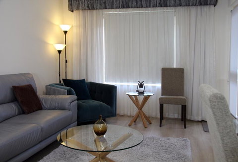 ADELAIDE CBD APARTMENT - 3BR, 2BATH & CARPARK - Brisbane Tourism 3