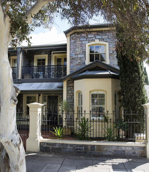 Adelaide Mackinnon - Brisbane Tourism 3