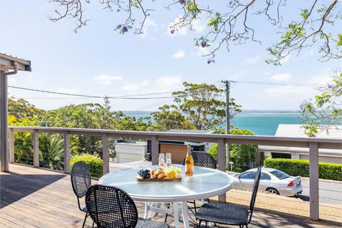 Dukes , 31 Gloucester St - Spectacular Water Views And The Added Comfort Of Air Conditioning And Wi-Fi - Tourism Brisbane 0