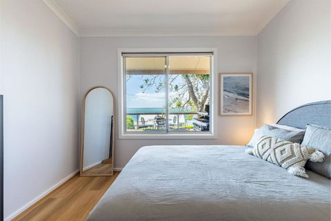 Dukes , 31 Gloucester St - Spectacular Water Views And The Added Comfort Of Air Conditioning And Wi-Fi - Tourism Brisbane 3