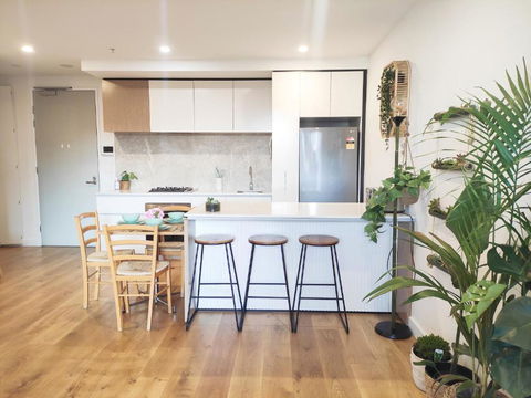 Dreamy Nature Apt In Free Tram Zone With Garden Views & Free Parking - Tourism Brisbane 2