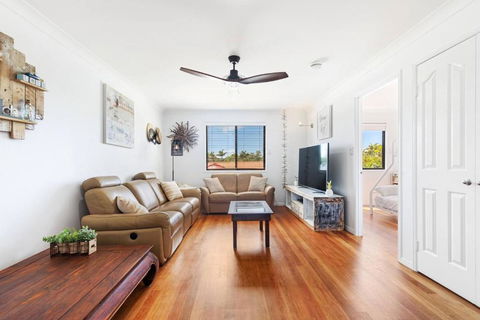 Discover Coastal Living Perfection At Point Vernon - Tourism Brisbane 3