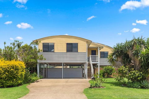 Discover Coastal Living Perfection At Point Vernon - Tourism Brisbane 1