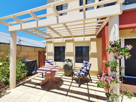 Dophin Beach House - Wannanup, Mandurah Between The Estuary And The Ocean - Tourism Brisbane 0