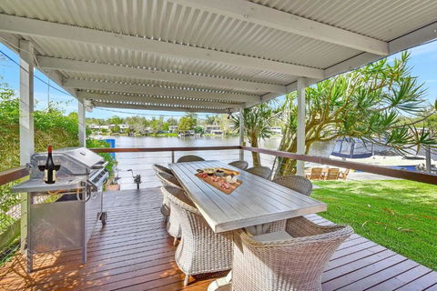 Dora Creek Stunning Modern Waterfront With Jetty Azure Reflections A Lakeside Retreat - Tourism Brisbane 2