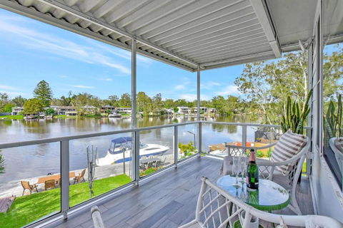 Dora Creek Stunning Modern Waterfront With Jetty Azure Reflections A Lakeside Retreat - Tourism Brisbane 0