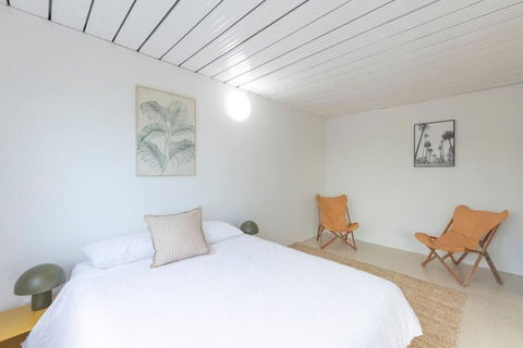 Dreamtime Beach Retreat - 4 Bedroom With Ocean View - Tourism Brisbane 4