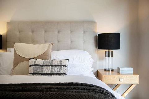 Dreamy Dromana Family Getaway - With Jacuzzi - Tourism Brisbane 3