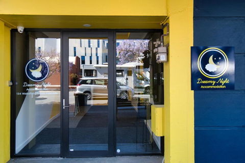 Dreamy Stays Accommodation - Private Rooms With Shared Bathrooms - Tourism Brisbane 3