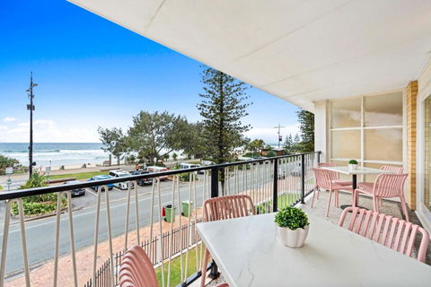 Driftwood Apartments In Surfers Paradise - Privately Managed - Tourism Brisbane 0