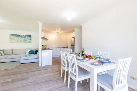 Driftwood Cottage 1 28 Farm Rd Pet Friendly Wi Fi Air Con And Ground Floor - Tourism Brisbane 2