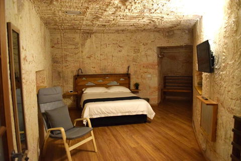 Dug Out B&B - Brisbane Tourism 1