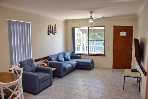 Dunbar Court Unit 8 - Bring Your Own Linen - Tourism Brisbane 1