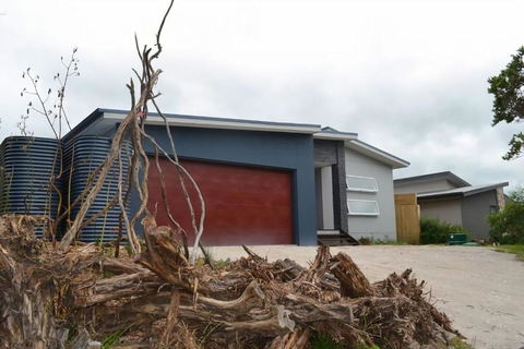 Dune Retreat - Tourism Brisbane 0