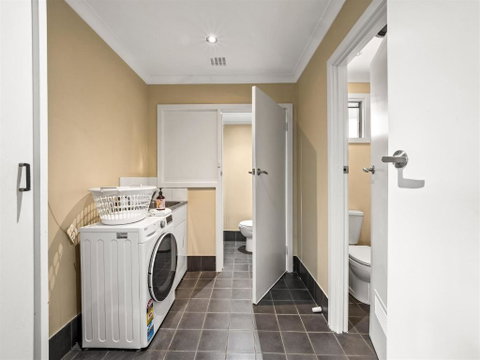 Eagle Bay Beach House - 300m To The Beach! - Tourism Brisbane 4