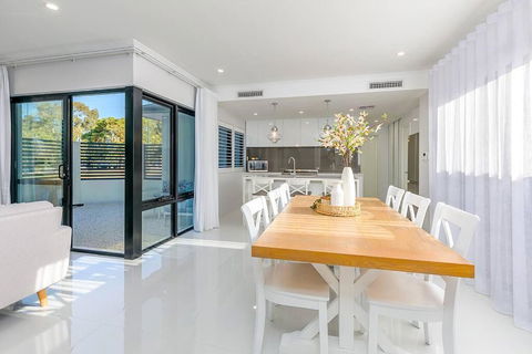 East Vic Park Luxe New Home - Tourism Brisbane 1
