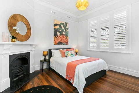 EDW19 - Stylish 2-Bed, 2-Bath Townhose In Drummoyne - Tourism Brisbane 4