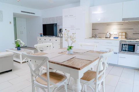 DRIFT PALM COVE- Private 2 Bed -Apartment 2204 - Tourism Brisbane 1