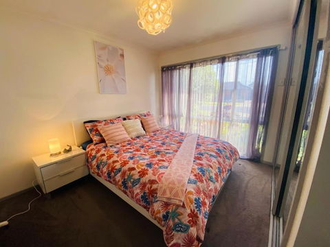ENTIRE HOME IN WERRIBEE,BEST POSSIBLE LOCATION YOU CAN FIND - Tourism Brisbane 4