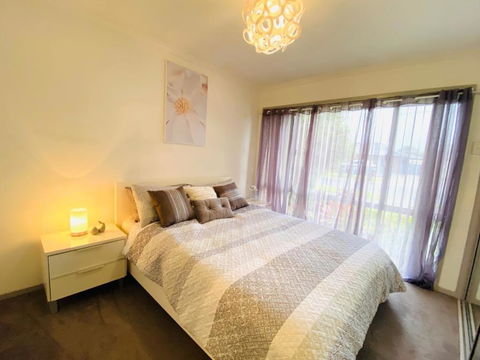 ENTIRE HOME IN WERRIBEE,BEST POSSIBLE LOCATION YOU CAN FIND - Tourism Brisbane 3