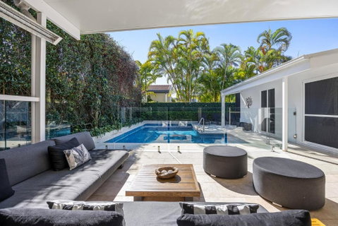 Family & Pet-Friendly Luxury Near Hastings St - Tourism Brisbane 0